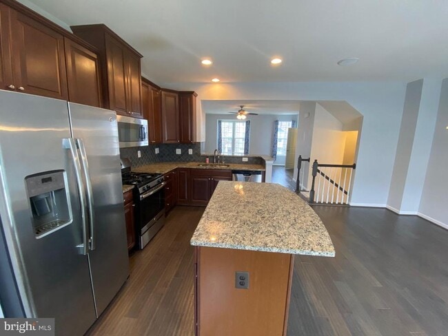 Photo - 105 Chamomile Ct