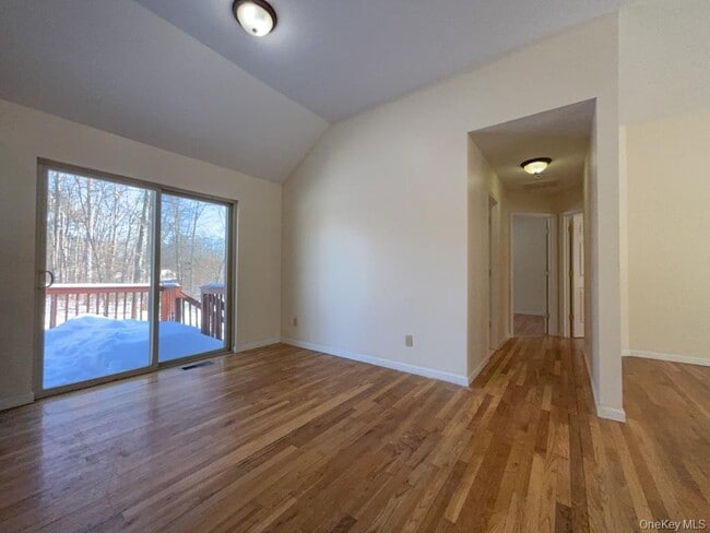 Photo - 2 Fieldstone Dr