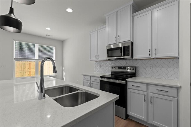 Photo - 2527 Riverside Rd