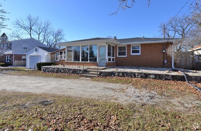 Building Photo - 3842 Meachem Rd Rental