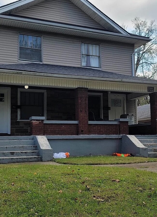 Building Photo - 710-712 N Broadway st