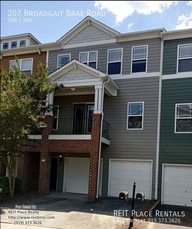 3 Bed/3 Bath Luxurious Townhouse in West Cary - 3 Bed/3 Bath Luxurious Townhouse in West Cary