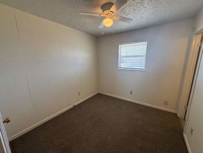 Photo - MOVE IN SPECIAL- Cozy 2-Bedroom Unit in Lubbock – Ideal for Urban Living! Unidad #1