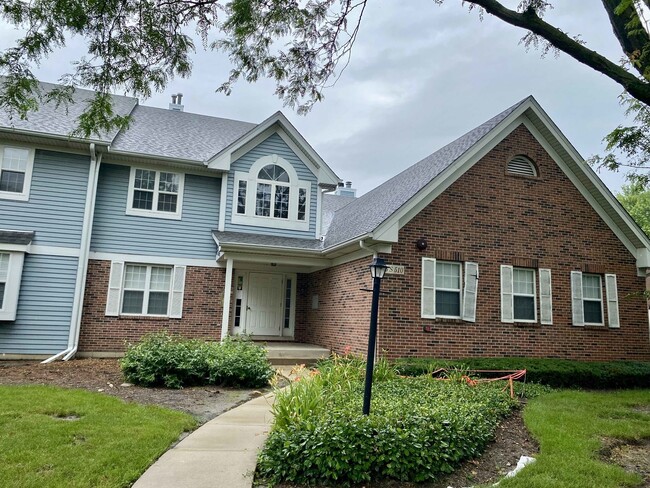 Building Photo - 5S510 Scots Dr Unit G