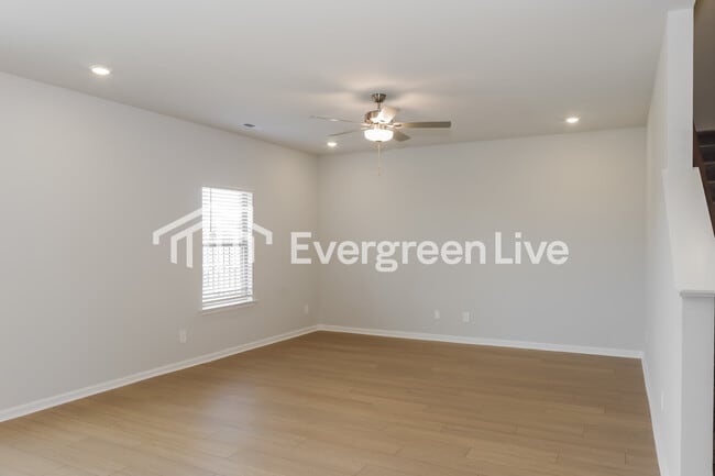 Photo - 16907 Whispering Pnes Dr