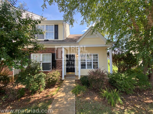 Spacious 3BR/2.5BA End Unit Townhome in Wh... - Spacious 3BR/2.5BA End Unit Townhome in Wh...