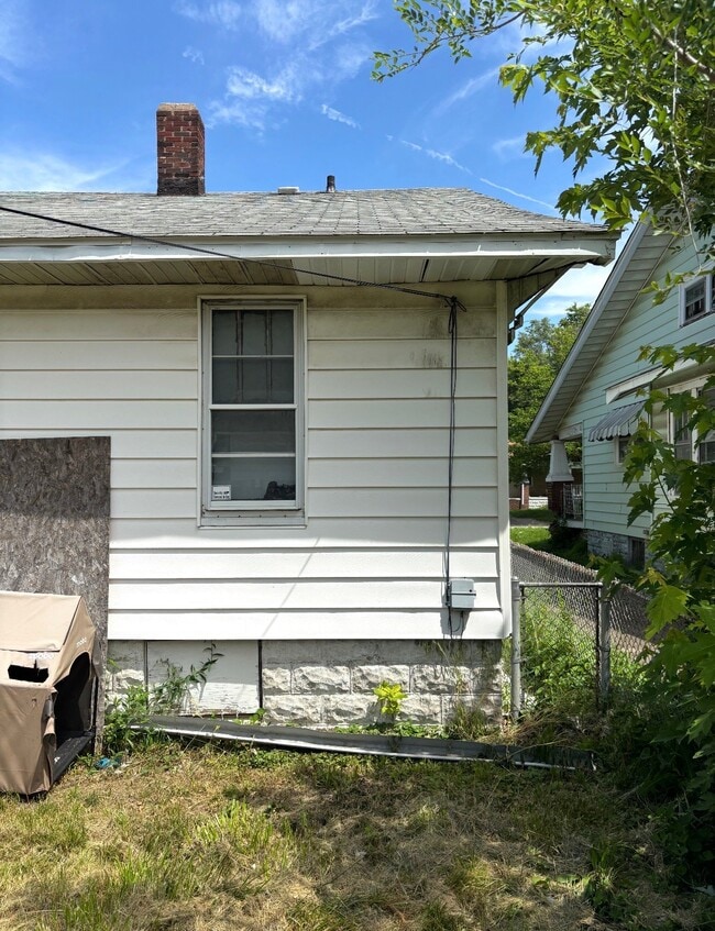 Photo - 1365 E Walnut St
