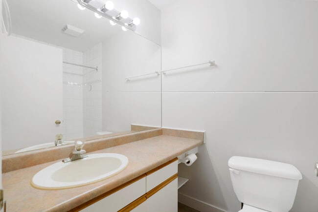 1 bedroom - bathroom