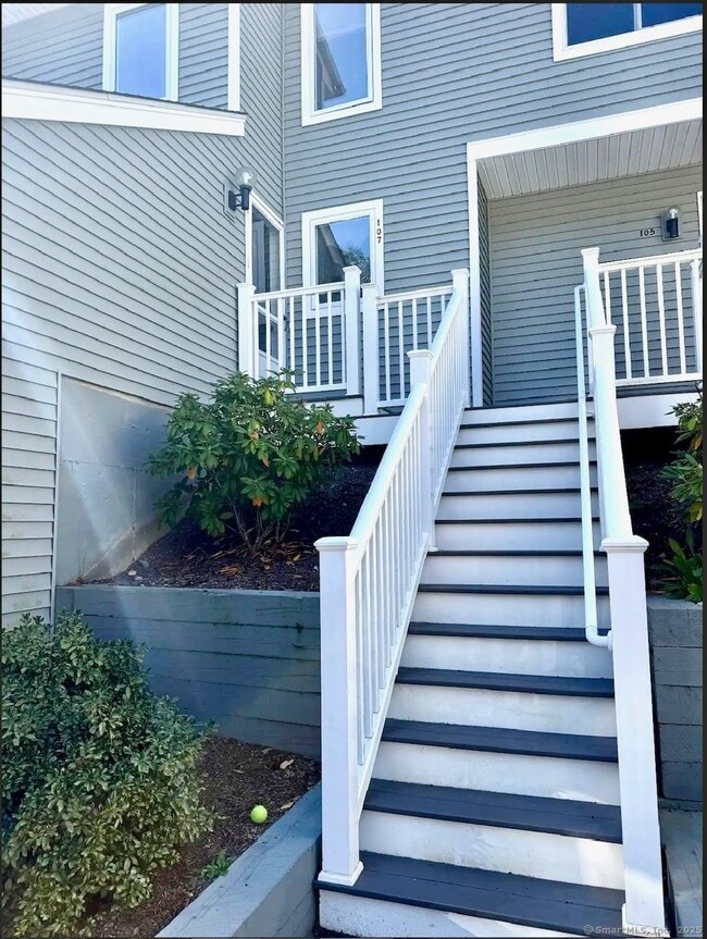 Building Photo - 107 Glen Dr Unit 107