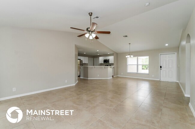 Photo - 325 Parkdale Blvd