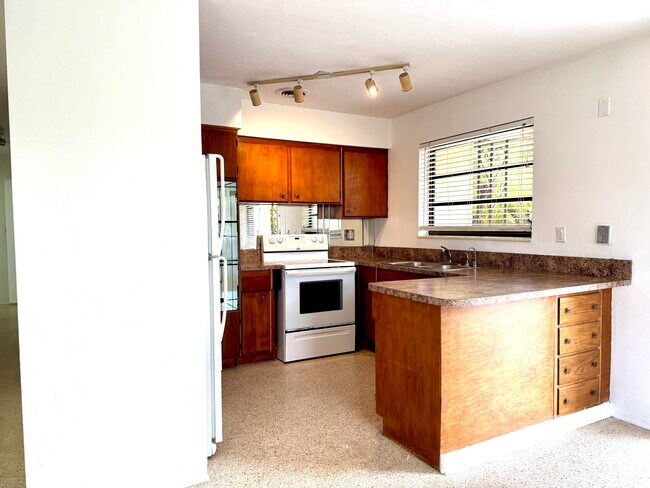 Photo - 1121 NE 16th Terrace