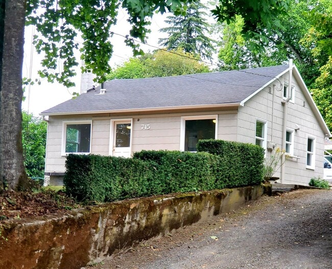 Building Photo - Maplecrest Unit A Rental