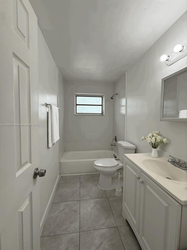 Photo - 16890 NE 21st Ave Unit 4