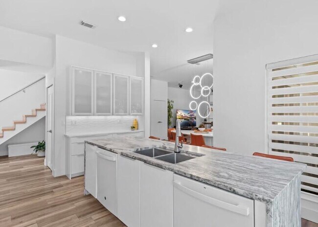 Photo - 24 Captiva Cir