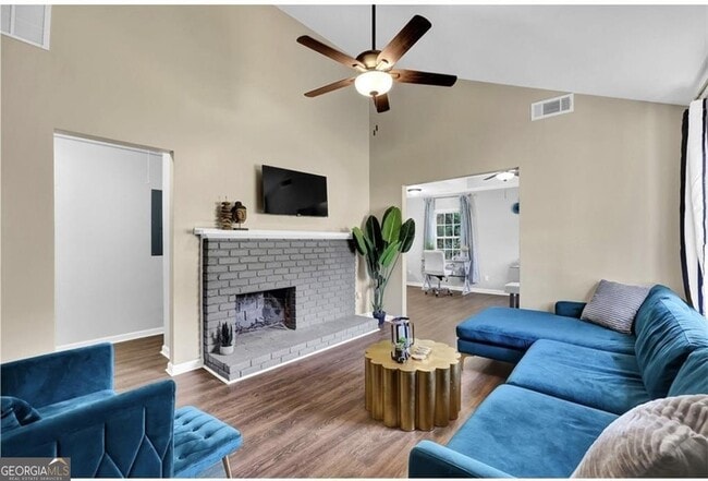 Photo - 3162 Oakdale Rd