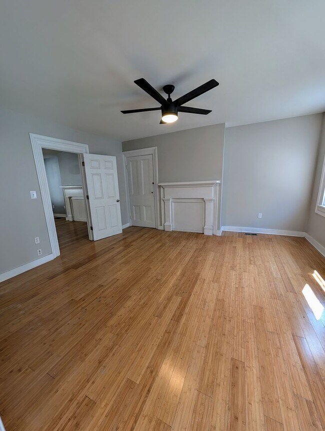 Photo - 4 Bedroom House in Southside Flats! SHORT TERM LEASE ONLY!
