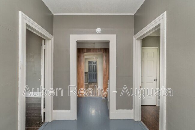 Photo - 2024 Clark St