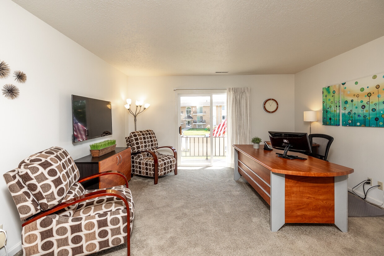 Photo - Scotsdale Apts