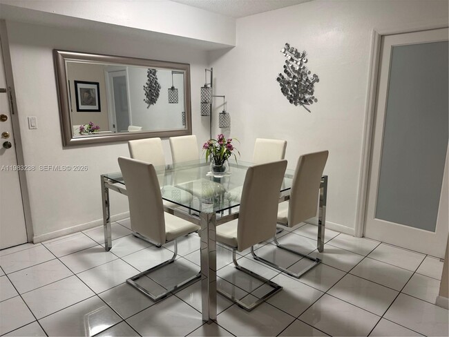 Photo - 5033 NW 7th St Unidad 312