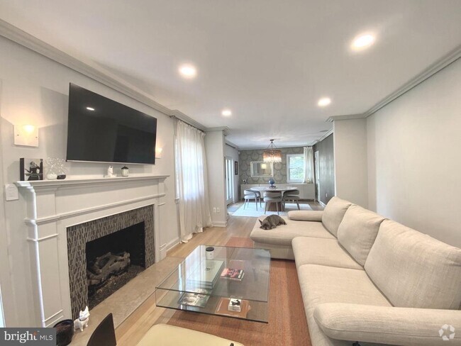 Building Photo - 4612 Harling Ln Rental