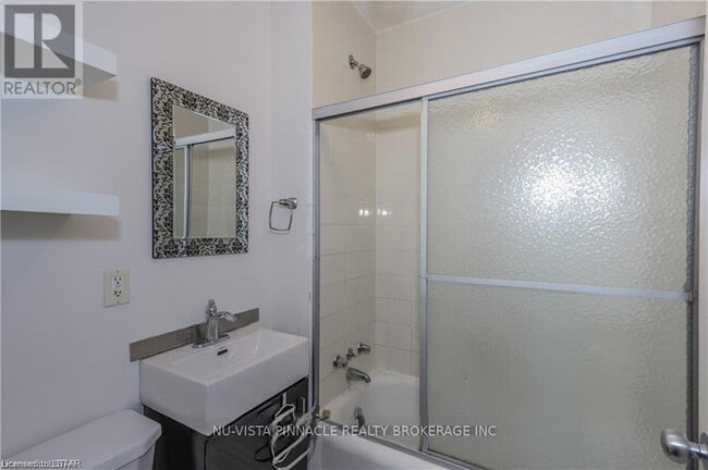 Photo - 11 Oxford St