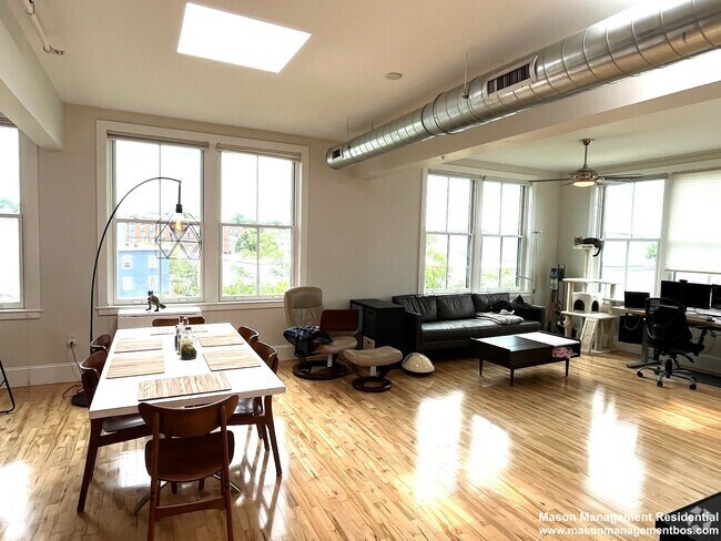 Building Photo - 43 Park St Unit 18 Rental