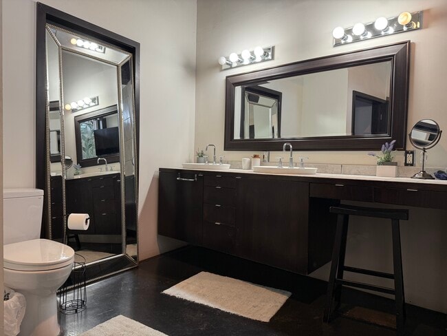 Photo - 1720 Avenida Cristo Rey NW