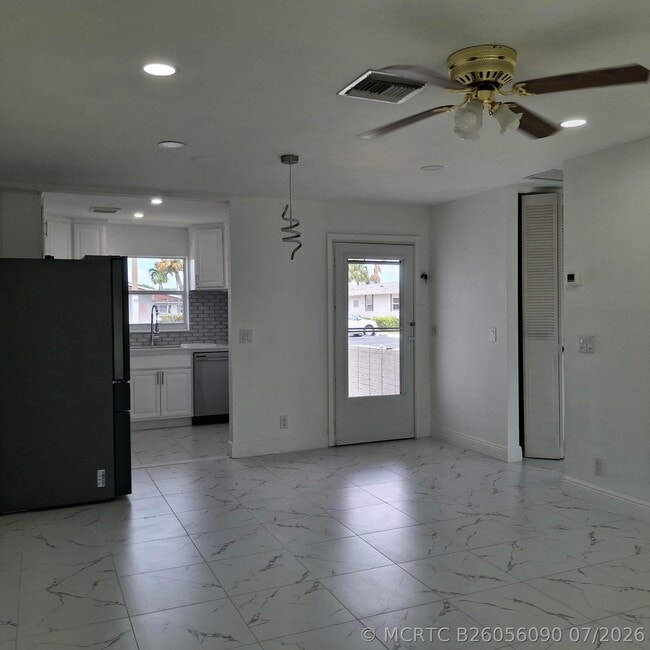 2739 Emory Dr W Unidad J