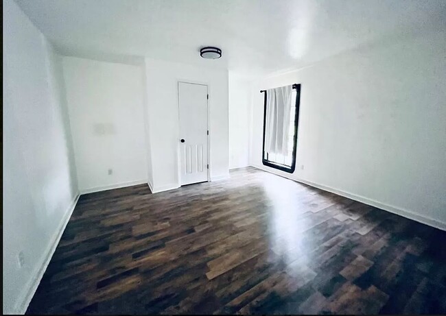 Photo - 343 5th St