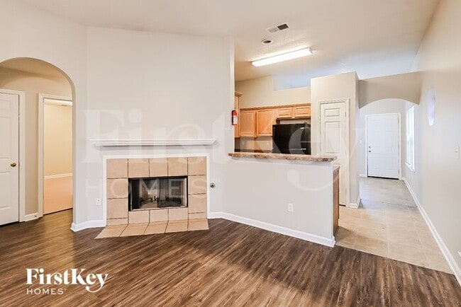 Photo - 5599 Queens Ring Cove