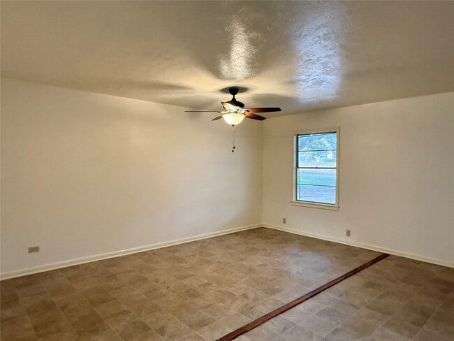 Photo - 219 Moore St