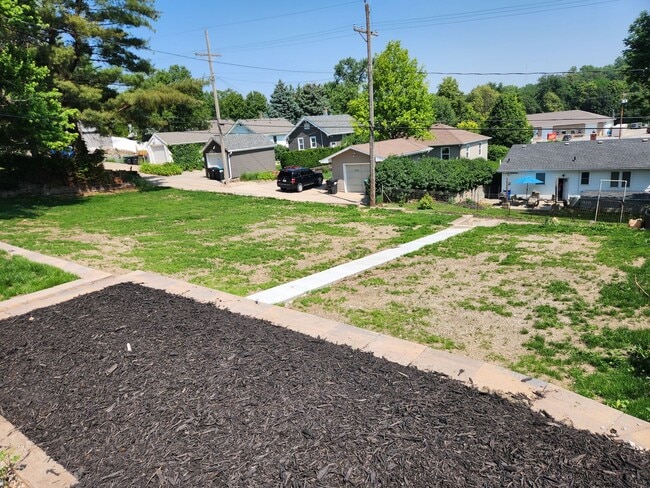 Photo - 3/2/1 Newly remodeled, near saddle creek, ...