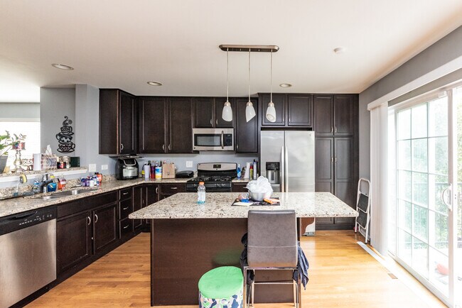 Photo - 551 George St