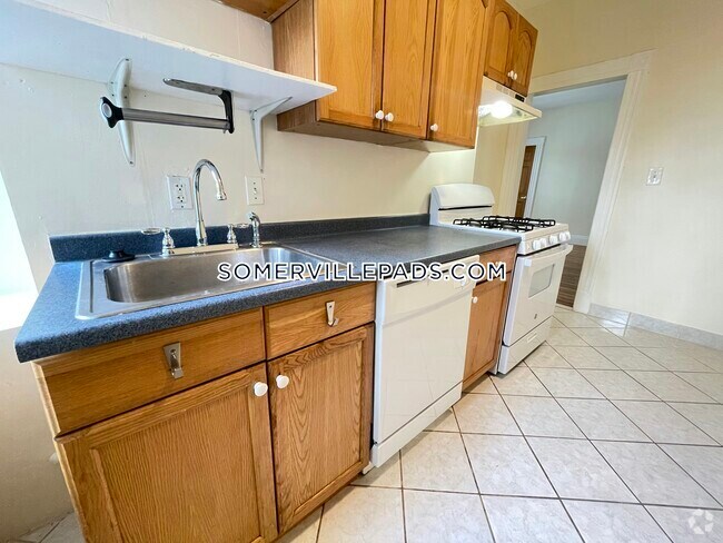 Building Photo - 185 Beacon St Unit 1 Rental