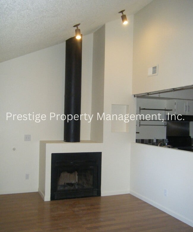 Photo - Uniquely Designed Floor-plan!!