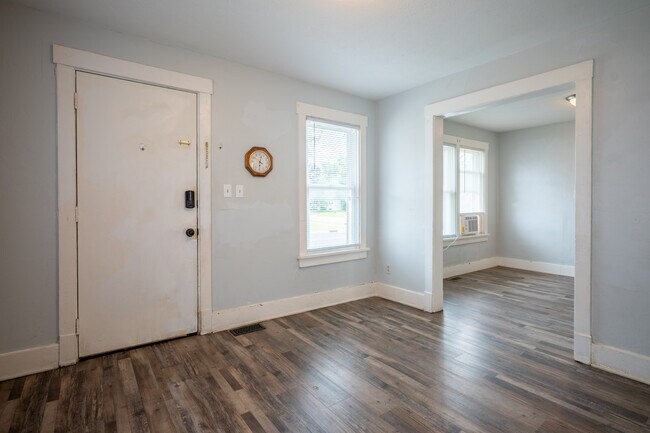 Photo - 1702 Wisconsin Ave Casa Adosada