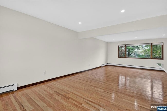 Photo - 97 Sipp Ave