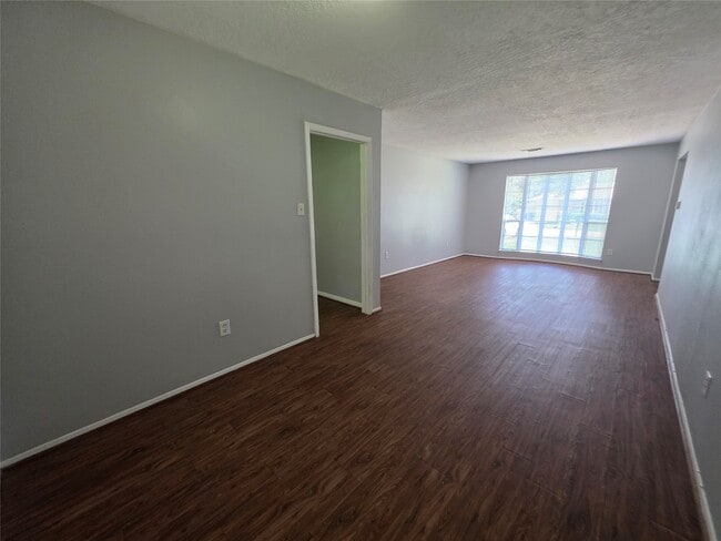 Photo - 508 Avondale Ln