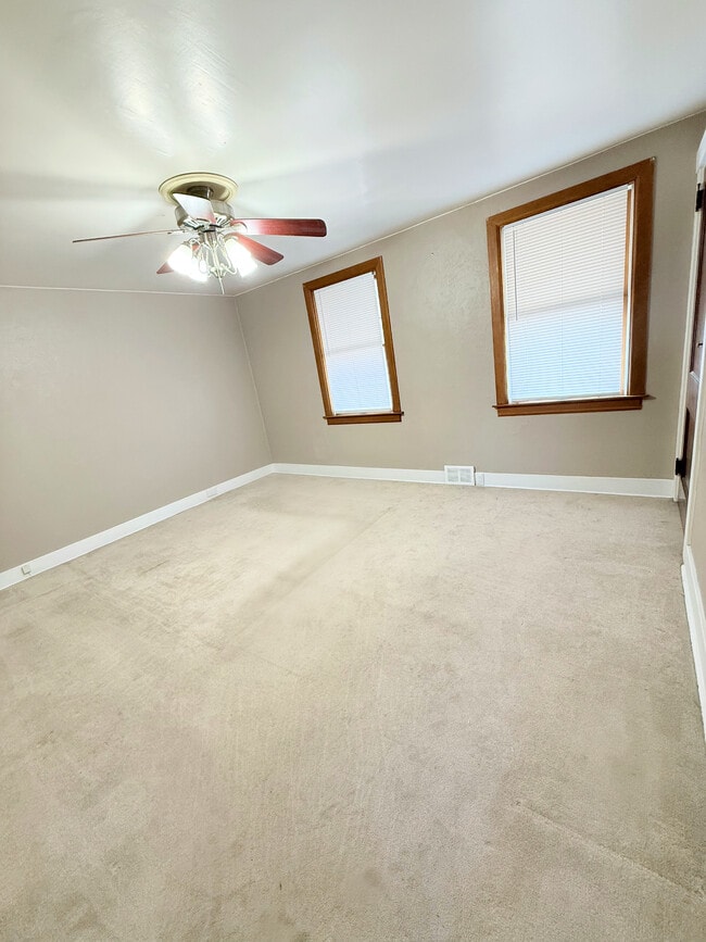 Master bedroom. - 3421 Rebecca St