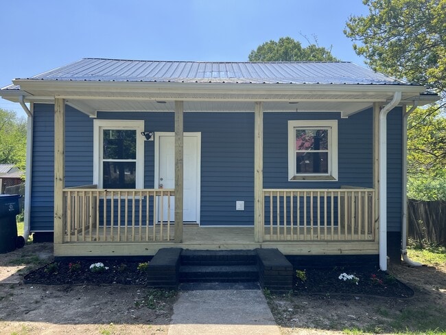 Photo - 707 Piedmont Way House