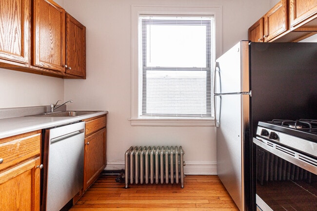 Photo - 1913 W Larchmont Ave Unit 3