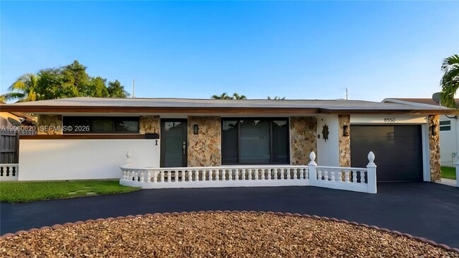 Photo - 8550 NW 26th St