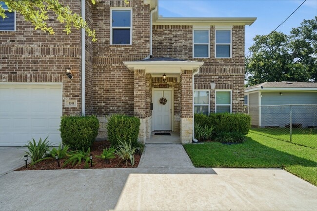 Photo - 5508 Elysian St