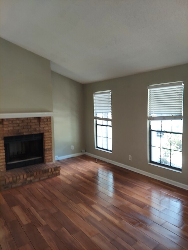 living room - 3664 Jamestown Ln