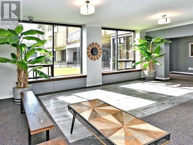 Photo - 5 Massey Square Unit 407