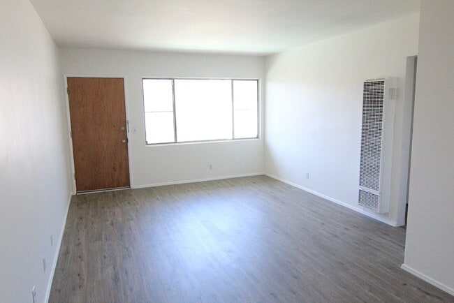Building Photo - 131 S Occidental Blvd Unit 13 Rental