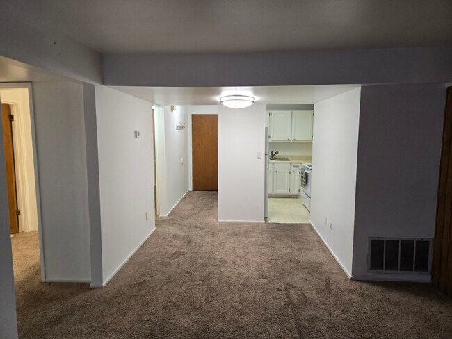 Photo - 425 S 1000 E