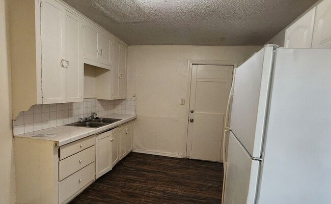 Photo - 2 bed 1 bath with laundry room