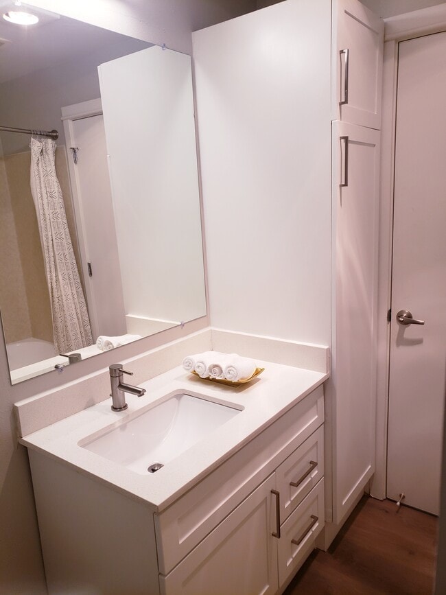 Renovated Rainier - Vantage Park