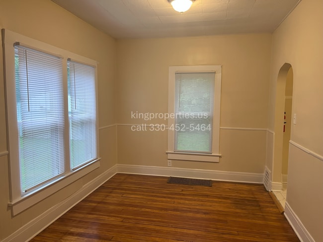 Photo - 1720 Grace Ave NE